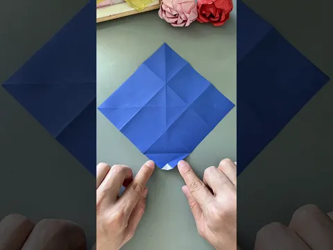 This simple and fun origami toy, "Big Fish Eats Little Fish," is so much fun! Play with your kids!