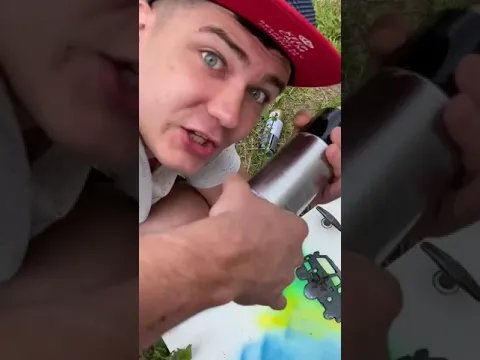 Необычное граффити на автомобиле своими руками легко! Чтобы удивить друзей! #shorts
