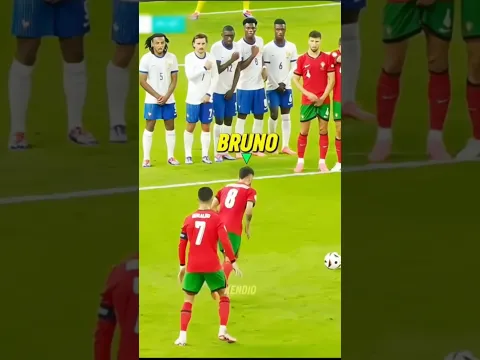 تصرفات اللاعبين اتناء ضربات الحرة #fotball #viral #fyp #match #cr7