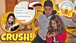 MEXI NO CELULAR do meu IRMÃO e DESCOBRI que ESTÁ APAIXONADO PELA CRUSH !