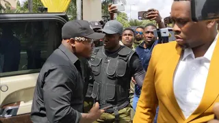 Tazama alichokifanya HARMONIZE kwa baunsa wake ni kitendo cha ajabu sanaaa