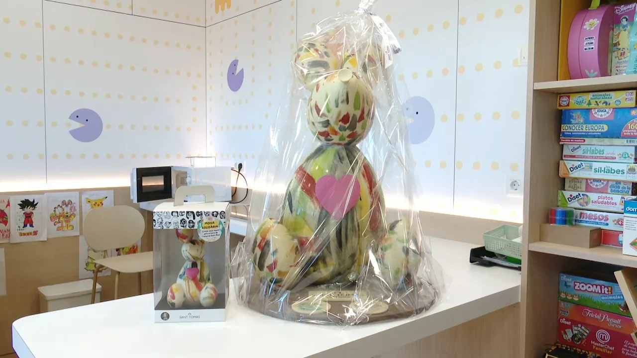 L’obrador de Sant Tomàs crea una mona solidària per l’Hospital Sant Pau de Barcelona