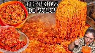 PALING PEDESS DI KOTA SOLO KESUKAAN ANAK PAK JOKOWI! MIE NYEMEK JAYENGAN PAK TRES 🔥