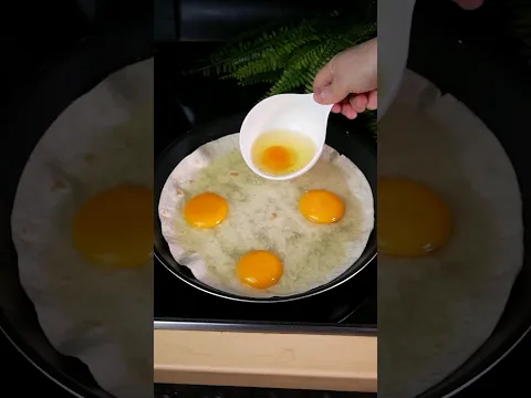 Yumurtayı hiç böyle pişirdinizmi! Kahvaltıya Kaşarlı Domatesli yumurta nasıl yapılır