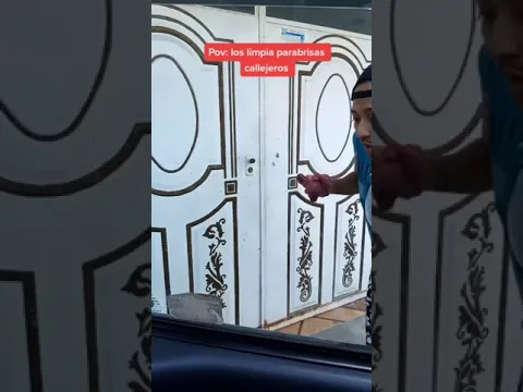 Así son los limpia parabrisas callejeros 🤣🤣🤣 #comedia #shots #humor #viral