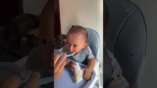Adek Zayn Belajar Makan Part 2