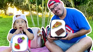 Maria Clara e papai vão a um PICNIC | Maria Clara and papa go to a picnic to eat lunch -MC Divertida
