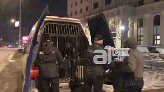 Без да одговори со колкава брзина возел и дали чувстрвува вина, возачот влезе во комбето за до Шутка