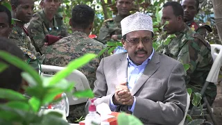 War-bixin: Madaxweyne Farmaajo oo farxadda Ciidda la qaatay Ciidammada Xoogga Dalka.