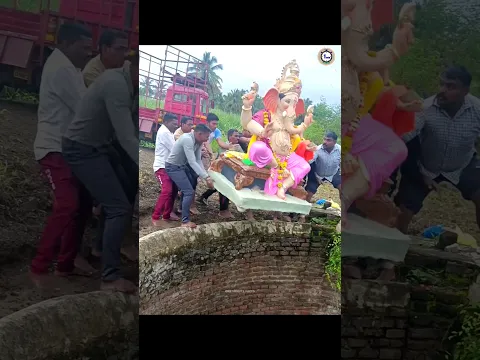 Please गणपति जी को ऐसे नाले में मत फेंकिए😭 #shorts #youtubeshorts #viralshorts