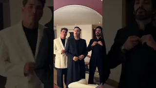 Pero si nos vestimos asi para conocer a nuestros suegros 😂