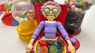 🔴🌈LIVE TRENDING VIDEO OF GREEDY GRANNY WITH COLORFUL GUMMIES🍭🟣🍬