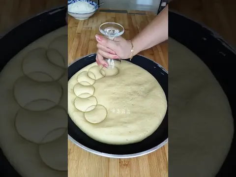 Dough trick with glass