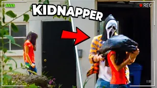 27 Year Old Man Lures Teenage Girls He Met Online!