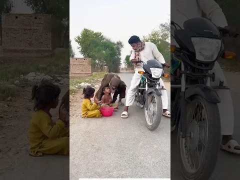 Help karnay ka anokha andaz#india #tranding #stetus #shortviral #viralvedio #usa #islamicvideo