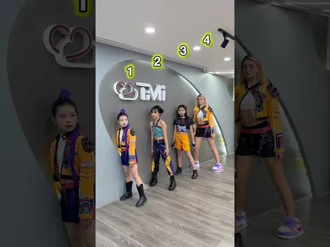 WALL CHALLENGE with Baby Warriors👯‍♀️ Who Win 1-4?😈✅ #trending #dance #shorts
