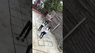 Minué le gusta la dance ( rayuela africana )