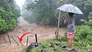 EL RÍO ESTÁ A PUNTO DE DESBORDARSE 😱 Rocío Hernández