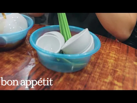 In Hong Kong, Wash Utensils In Tea
