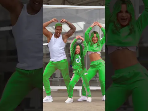 Quantas vezes a gente troca de cor? 😍💚💛🧡 #danca #entretenimento @ApolloSant & Dudinha