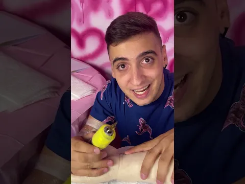 Της έκανα Tattoo στο χέρι !
