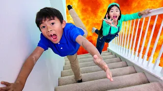 Lava Everywhere! Can Ben and Charlotte Use Teamwork to Escape?