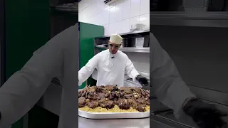 عبدالسلام الجابري راعي مطعم الشواء العماني 🇴🇲 وصواني العيد  الأدارة/92628343