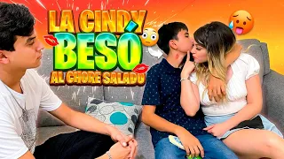 EL CHORE SALADO RECIBE BESO DE LA EX PROMETIDA PARA HACER ENOJAR A SU AMIGO