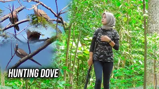 RATUSAN TEKUKUR DAN TUPAI BERKUMPUL DI MAKAM KERAMAT