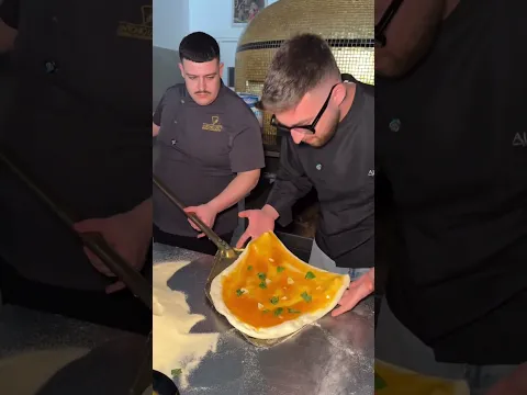lift the pizza #shortvideo
