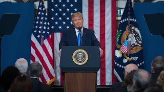 La administración Trump considera imponer restricciones migratorias más estrictas a 43 países 🌐