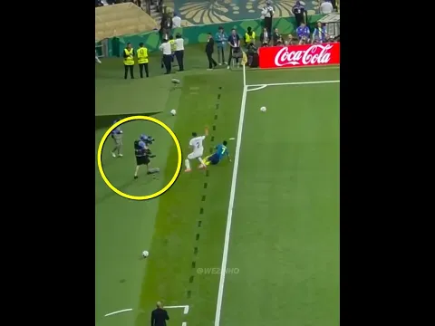 When Cameraman Isn't Safe 😢