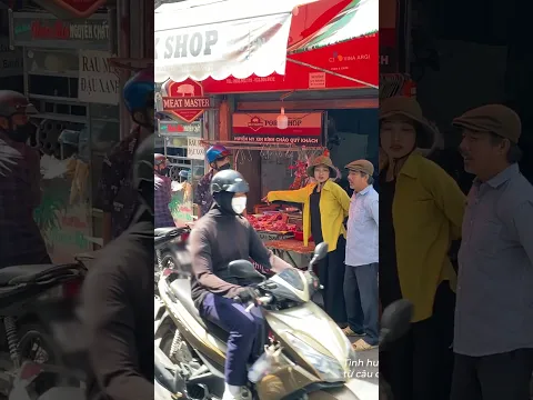 Thanh Niên Đi Mua Thịt Heo Giở Thói Tr ộm Cắp Lấy Cả 1 Bệ Thịt