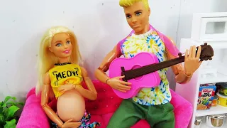 Barbie & Ken Morning Routine - Ken's cooking and playing guitar
