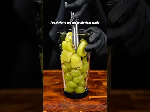 Making the Ultra Refreshing Drink 🥝 😋 from @kochiasmr #shorts