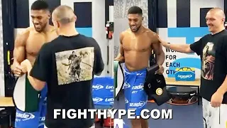 USYK GIVES JOSHUA HIS TITLES BACK AFTER BEATING HIM; SHOWS RESPECT DURING LOCKER ROOM VISIT