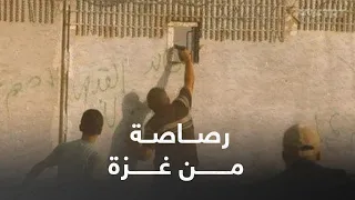 مشهد غير مألوف بين فلسطيني وجندي إسرائيلي