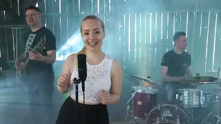 Hudobná skupina AT BAND - A ja taká dzivočka / Nebudem sa vydávati / Načo ste ma mamko
