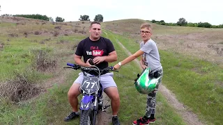 MENTEM ÖCSÉM ÚJ MOTORJÁVAL | Az első elindulások | Fel megy a dombra? | Motoros videó
