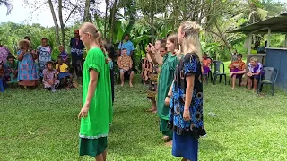 Visitors perform at Sikut Matupit community in ENBP 🌺🇵🇬 #dance #subscribe 