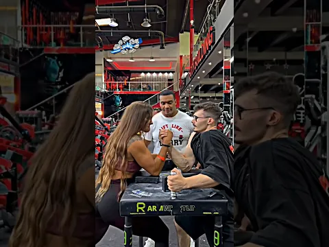 #armwrestling ft. @Akimbo69 , @LarryWheels  #shorts #funny #strongwoman