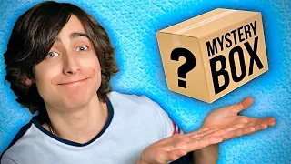 Aidan Gallagher's MYSTERY UNBOXING