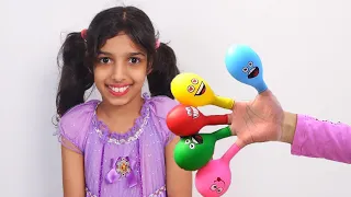 Daddy Finger Nursery Rhymes | Learn Colors With Balloons ! !سوسو تلعب بالبالونات المائية