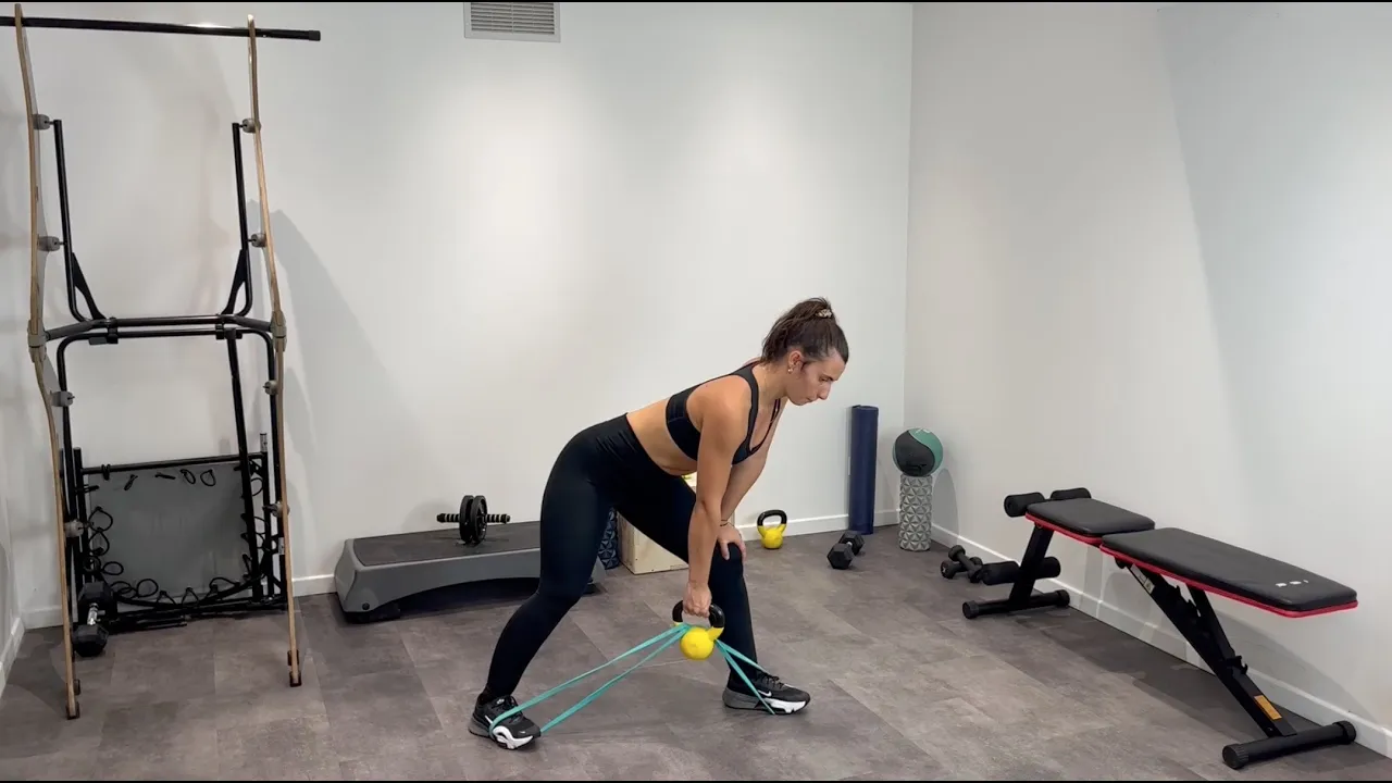 Image Tirage unilatéral buste penché kettlebell + élastique
