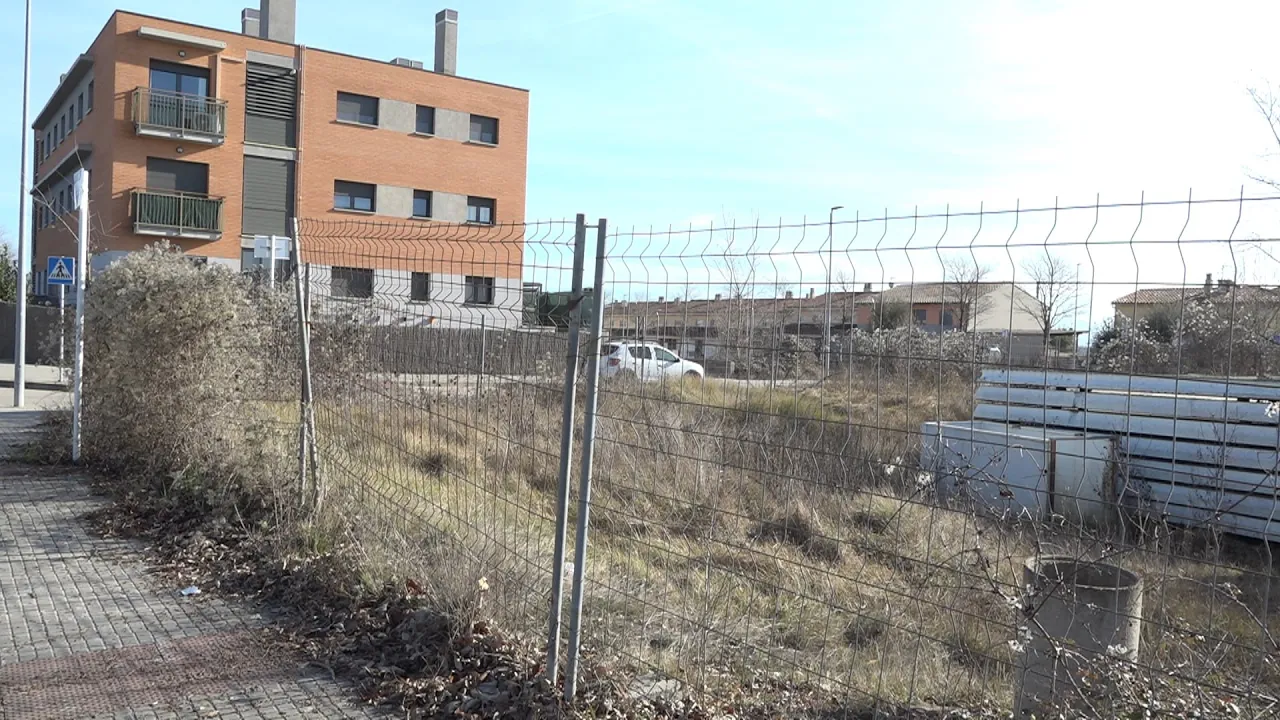 El Govern treu a concurs un solar a Centelles i un altre a Torelló per construir pisos públics