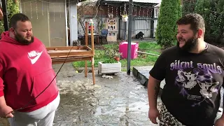 СЕ МАВАМЕ СО ПРАЧКА **СИ ПУШТИВМЕ КРВ*