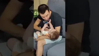 Di papá.. *el bebe*: MAMÁ #shorts