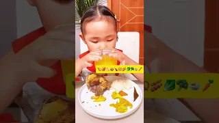 Baby eats lunch| trưa nay bé ăn gì?