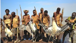 Hunting to servive/I spend 24hours with hadzabe men in the bush hunting and cooking. #hadzabetribe