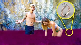 PERDIÓ EL ANILLO QUE LE REGALÓ SU MADRE DE PEQUEÑA EN LA PISCINA DE SLIME! *tenemos que encontrarlo*